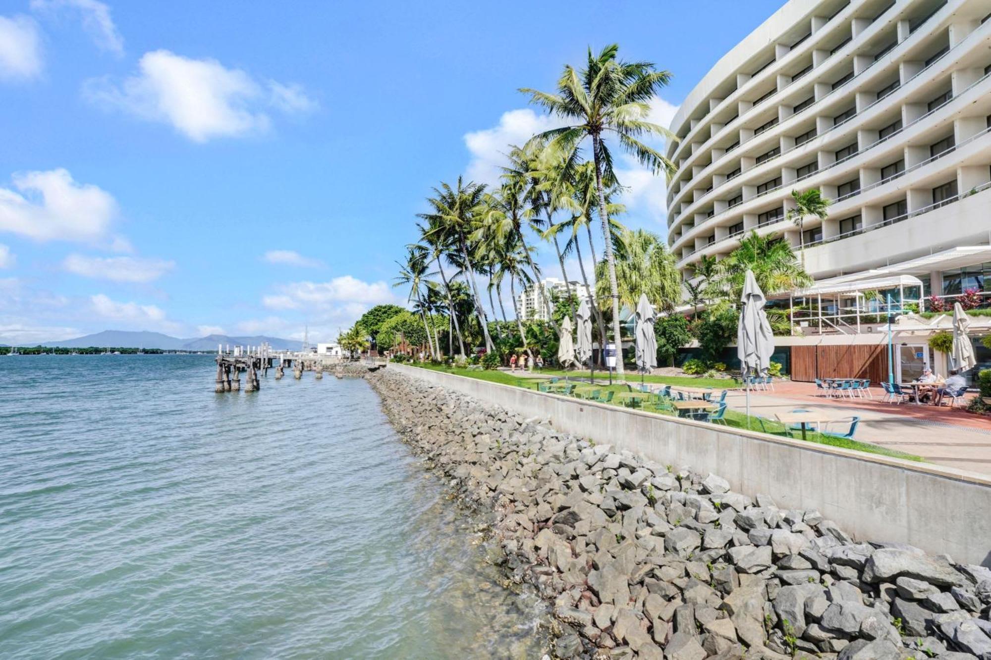 602 Harbour Lights With Ocean Views Hotell Cairns Rom bilde