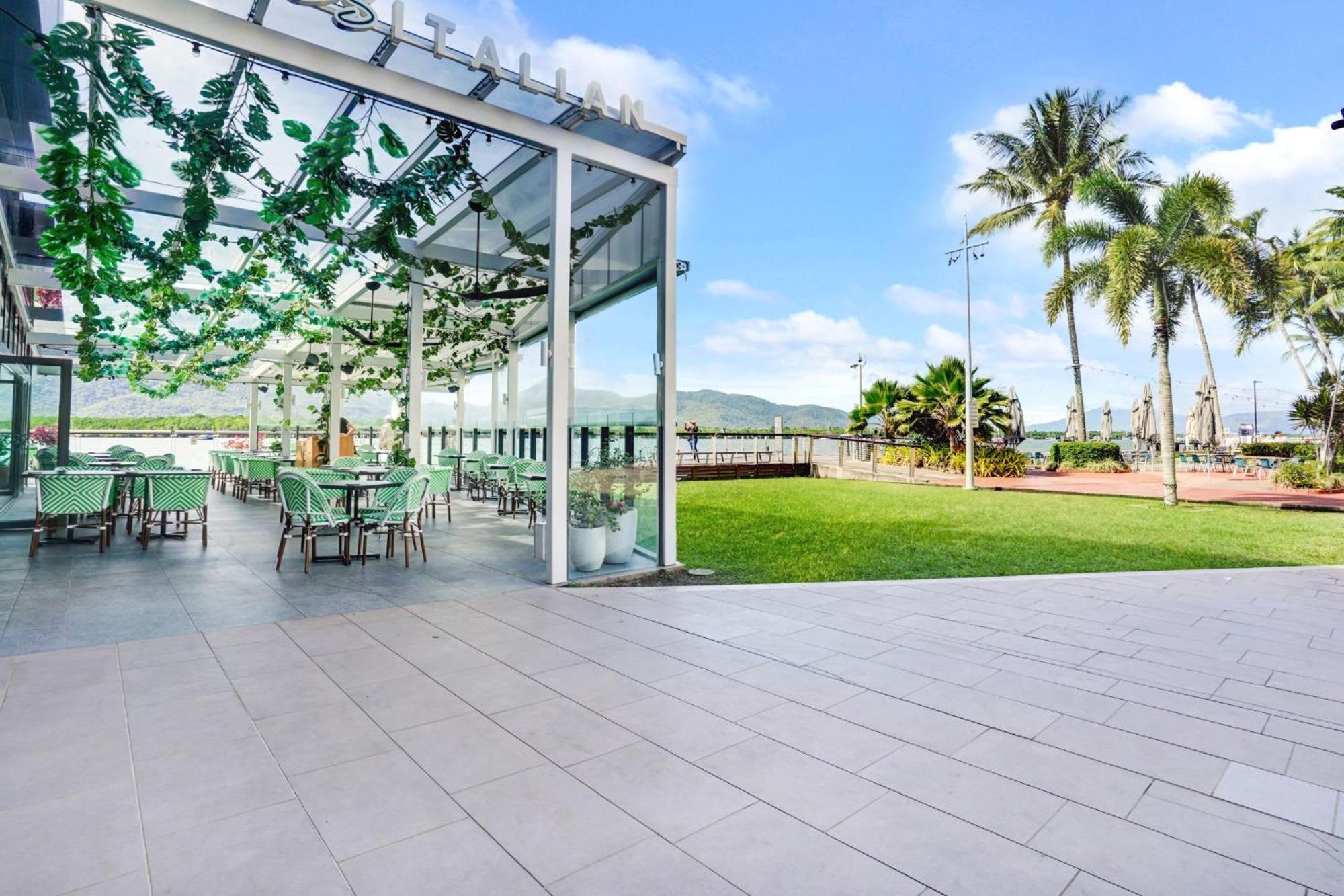 602 Harbour Lights With Ocean Views Hotell Cairns Rom bilde