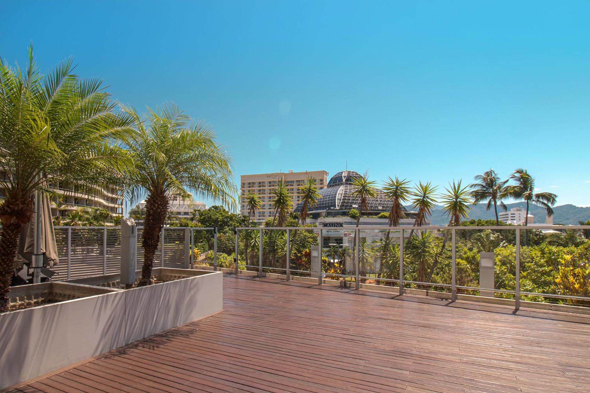602 Harbour Lights With Ocean Views Hotell Cairns Rom bilde
